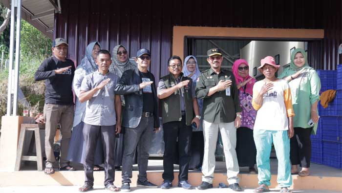 Direktur Buflo Kunjungi Poktan Caruak Indah Padang Laweh, Agam