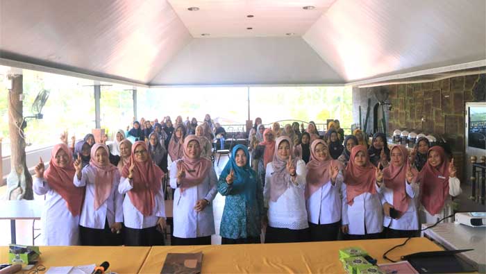 Kompak! Pemprov Sumbar dan Dinas Kesehatan Pasbar Gelar Edukasi Makanan Tambahan Berbasis Pangan Lokal 1 Pemprov Sumbar dan Dinas Kesehatan Pasbar Gelar Edukasi Makanan Tambahan Berbasis Pangan Lokal