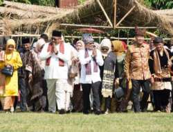 Makan Lopek Baisi Awali Festival Pesona Nagari Tuan Kadhi Padang Gantiang