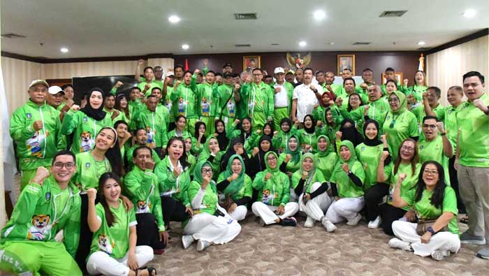 Pelepasan Peserta Kepri ke Festival Olahraga Masyarakat Nasional (Fornas) VII Bandung