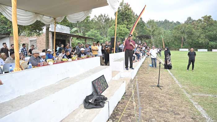 Gubernur Sumbar Buka Kejuaraan Sepak Bola U-23 Tingkat Provinsi Di Tanah Datar
