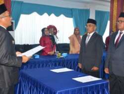 Hendri Septa Lantik Dewan Pengawas Perumda Air Minum Padang