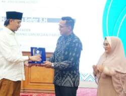 Wako Bukittinggi Terima Penghargaan Inovatif Leader dari Universitas Mohammad Natsir