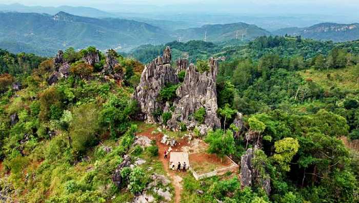 Geopark Batu Runciang di Kecamatan Silungkang