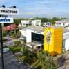 Kantor United Tractors Cabang Pekanbaru yang berada di Jalan Soekarno Hatta, Payung Sekaki, Kota Pekanbaru