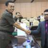 Senator Filep Wamafma (kanan) saat rapat kerja bersama Jaksa Agung dan Wakil Jaksa Agung