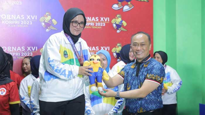 Kemenpora Kawinkan Medali Emas Beregu Pa/Pi Tenis Meja Pornas Korpri
