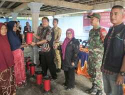 Kemensos Beri Bantuan Kompor Rakyat Berbahan Biomassa pada Warga Idi Rayeuk Aceh Timur