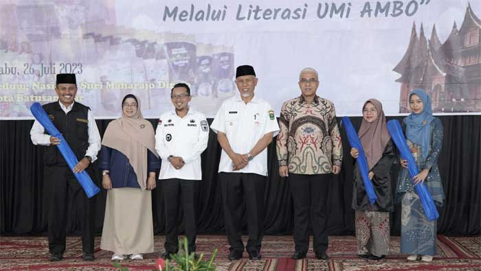 Launching Program Literasi Usaha Mikro/UMi AMBO di Batusangkar, Kabupaten Tanah Datar