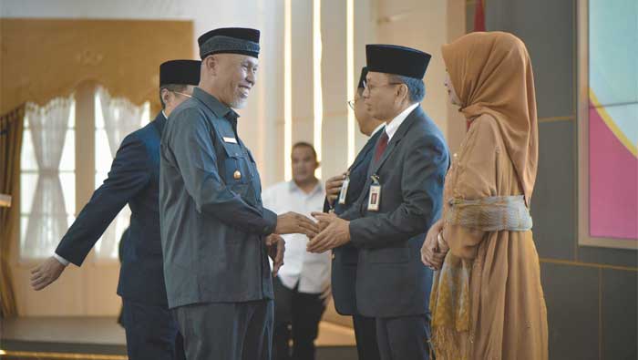 Gubernur Sumbar Rangkul OJK Lindungi Masyarakat dari Produk Jasa Keuangan Ilegal