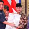 Pj Bupati Musi Banyuasin (Muba), Apriyadi Mahmud mendapatkan award dan pengakuan positif dalam rangkaian Sarasehan Nasional di Griya Agung Palembang