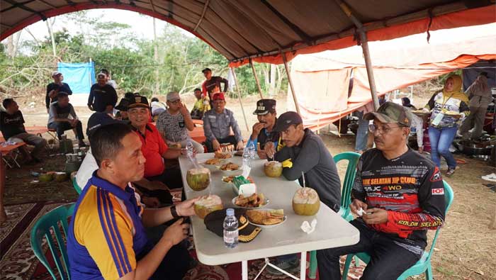 Pemkab Solsel Realisasikan Perbaikan Jalan Sungai Sungkai - Talao