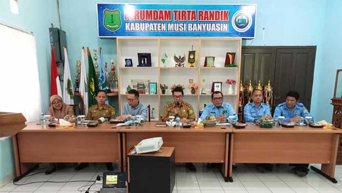 Perumda Air Minum Tirta Randik agar Lebih Maksimal Layani Masyarakat 1 Rapat Koordinasi dan Penandatanganan Piagam Audit SPI Perumda Air Minum Tirta Randik Kabupaten Muba
