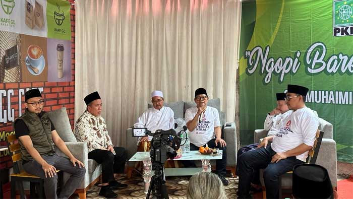 Gus Imin dalam acara bertajuk Ngopi Bareng Milenial: Gus Muhaimin Capres 2024 sekaligus Peresmian Gass Guss Cafe di Kecamatan Sukorejo, Kabupaten Pasuruan