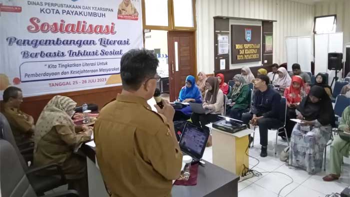 Lurah Tanjuang Pauh bersama Sanitasi Puskesmas Ibuh Sosialisasikan Bahaya dan Cara Mencegah DBD