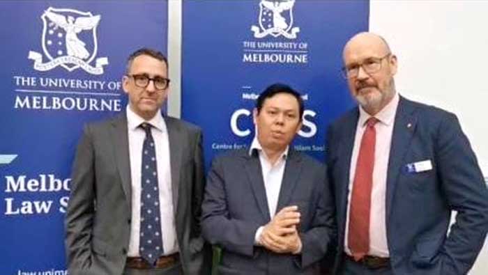 Bahas Demokrasi Indonesia bersama Guru Besar Hukum Konstitusi Universitas Melbourne, Ini Kata Sultan 1 Sultan B Najamudin bersama Guru Besar Hukum Konstitusi Universitas Melbourne