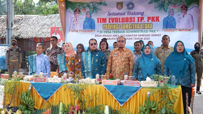 Penilaian Tertib Administrasi Provsu, Tim Evaluasi TP PKK Sambangi Desa Sipaku Area