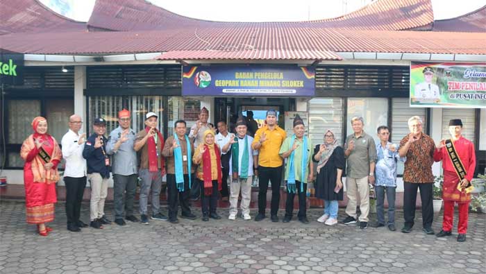 Kunjungi Sijunjung, Tim Kngi Verififikasi Geopark Ranah Minang Silokek