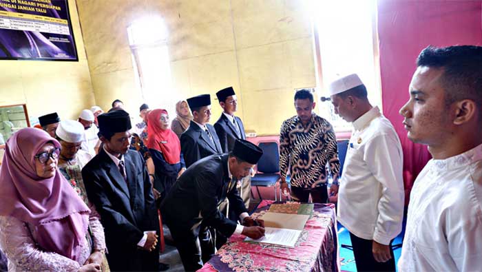 Wabup Pasbar Lantik Anggota Bamus Nagari Sungai Janiah dan Tabek Sirah, Talu