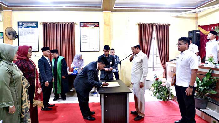 Wabup Pasbar, Risnawanto lantik Bamus Nagari Kajai