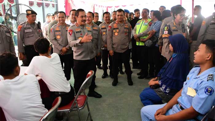 Wakapolri Gelar Bakti Sosial dan Kesehatan di Blora 1 Wakapolri Gelar Bakti Sosial dan Kesehatan di Blora