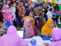 Daftar Ulang, Orang Tua Calon Santri Baru Kauman Antri Sejak Pagi