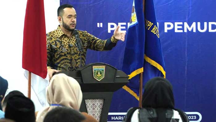 Wali Kota H. Fadly Amran, BBA Datuak Paduko Malano, saat membuka kegiatan Forum Group Discussion (FGD) atau Dialog Politik dengan tema Peran Pemuda dalam Pemilu 2024 sebagai Manifestasi Demokrasi