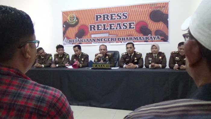 Hari Bhakti Adhyaksa ke-63, Kajari Dharmasraya Ungkap Berbagai Penanganan Kasus 1 Press release di Kejaksaan Negeri Kabupaten Dharmasraya, Sabtu, 22 Maret 2023