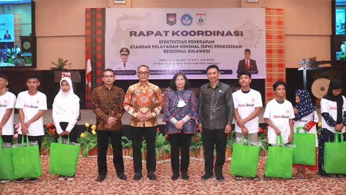 Rapat koordinasi efektivitas pelaksanaan penerapan Standar Pelayanan Minimal (SPM) pendidikan regional Sulawesi