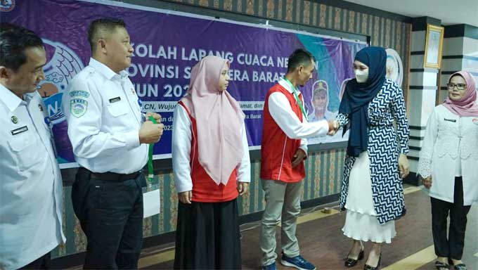 Anggota Komisi V DPR, Athari Gauthi Ardi hadiri Sekolah Lapang Cuaca Nelayan Provinsi Sumatera Barat