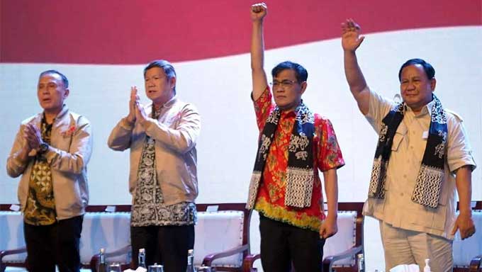 Kader PDIP Budiman Sudjatmiko menyatakan aksi dukungannya kepada Ketum Gerindra Prabowo Subianto sebagai Calon Presiden melalui deklarasi Prabowo Budiman Soejatmiko Bersatu (Prabu) di Semarang