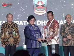 Bupati Dharmasraya Terima Penghargaan Nirwasita Tantra 2023 dari Menteri LHK