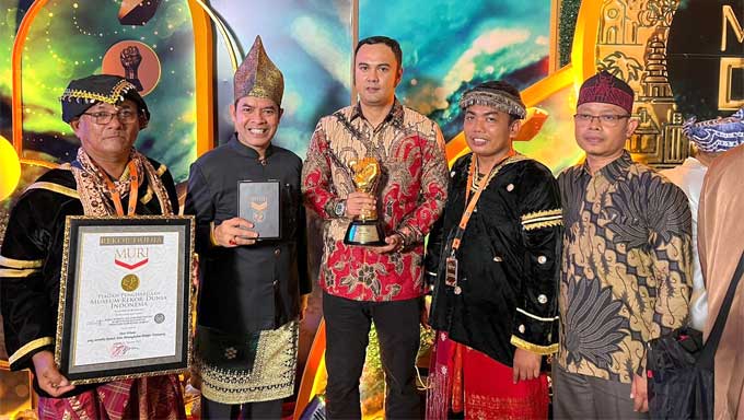 Desa Wisata Perkampungan Adat Nagari Sijunjung Juara 1 ADWI 2023 dan Raih Rekor MURI