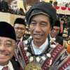Habib Aboebakar Alhabsyi bersama Jokowi