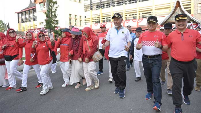 Ratusan ASN Pemprov Sumbar Ikuti Jalan Sehat HUT RI ke-78
