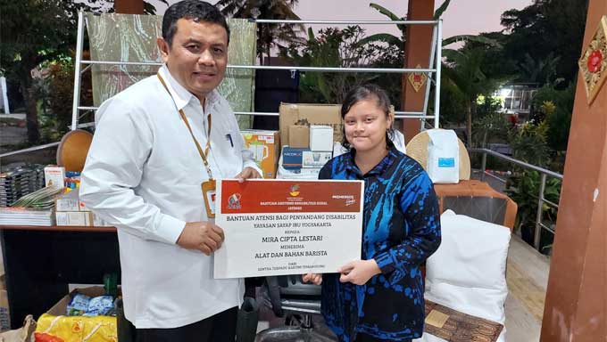 Kemensos serahkan bantuan usaha kepada 13 Penyandang Disabilitas di DIY