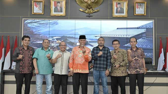 Lima Mantan Pejabat Pimpinan Tinggi Pratama Pemprov Sumbar Purna Tugas