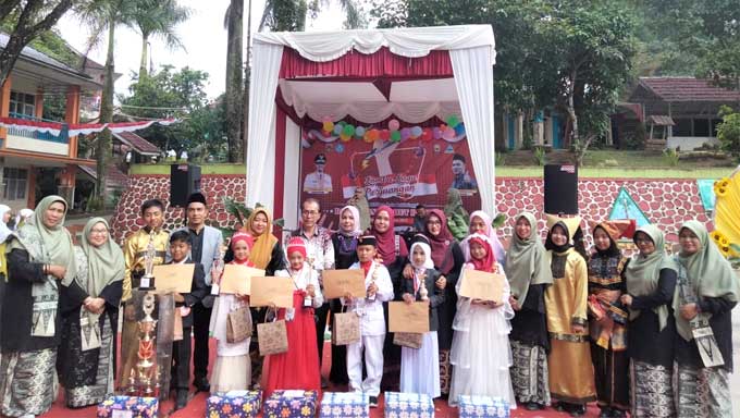 OSIS SMPN 3 Bukittinggi Gelar Lomba Lagu Perjuangan Tingkat SD