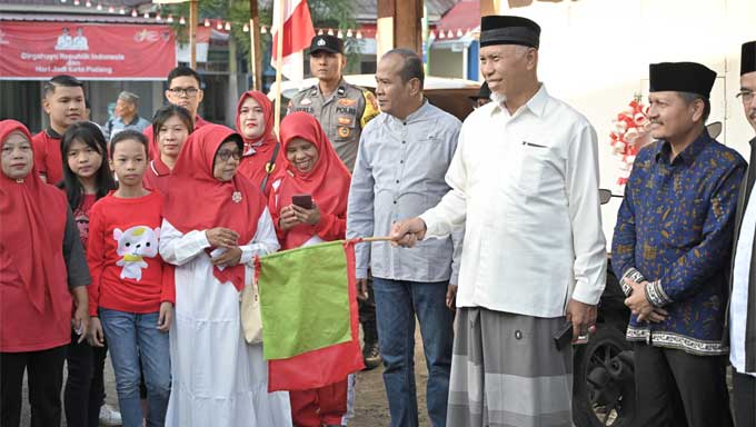 Gubernur Sumbar Lepas Peserta Jalan Santai di Pemancungan, Padang