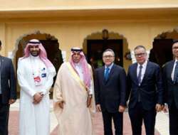 Mendag Zulhas Bersama Menteri Perdagangan Arab Saudi, Majid Bin Abdullah Al-Qasabi