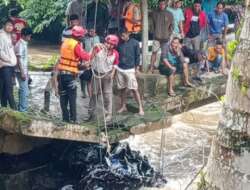 Jatuh Ke Dalam Jurang, Mobil L300 Nyangkut Di Bawah Jembatan Sungai Palo, Penumpang Meninggal, Sopir Belum Ditemukan