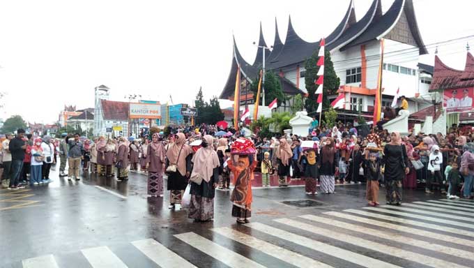 Pawai Alegoris Pemko Bukittinggi
