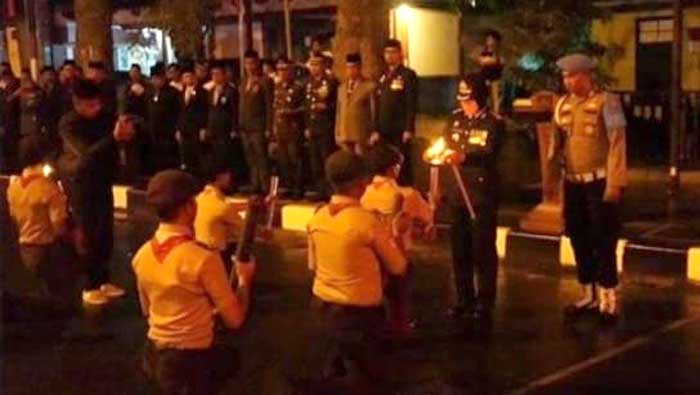 Pawai Obor Taptu Meriahkan HUT RI ke-78 di Bukittinggi