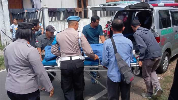 Pembuat Paving Blok Ditemukan Meninggal di Tempat Kerja