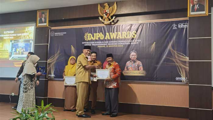 Pemkab Agam Peroleh Penghargaan Pengelolaan Keuangan Daerah yang Efektif