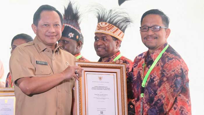 Penganugerahan Penghargaan bagi Tenaga Kesehatan Teladan dan SDM Penunjang Tingkat Nasional 2023