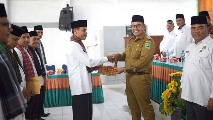 Bupati Epyardi Hadiri Pengukuhan Pengurus BKM Kecamatan se-Kabupaten Solok