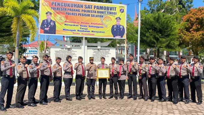 Pengukuhan Sat Pam Obvit Polresta Bukittinggi