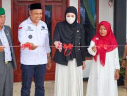 Dibawa Anggota DPR Athari, Bupati Solok Resmikan Rumah BSPS di Batu Bajanjang