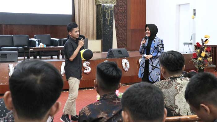 Rezka Oktoberia Sambangi Kampus Universitas Andalas Padang